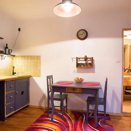 Apartment Walnut